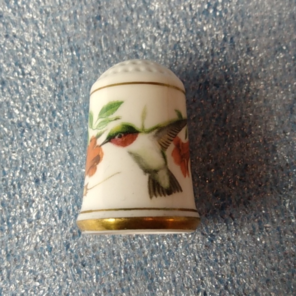 Franklin Porcelain 1979 Thimble Birds Flowers Ruby-Throated Hummingbird